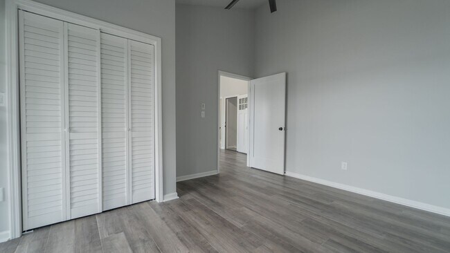 Building Photo - 13336 Fulton St