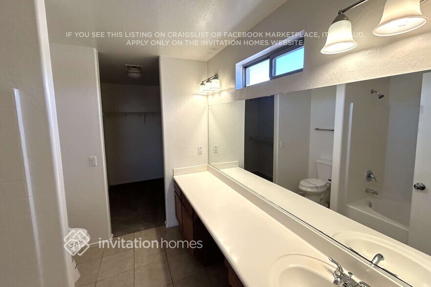 Building Photo - 3417 W Wayland Dr