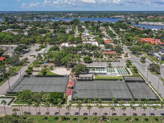 Building Photo - 4437 Corso Venetia Blvd