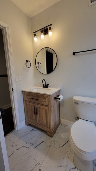 Building Photo - 5537 Holly Hills Ave