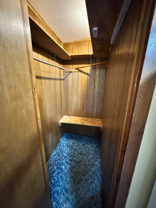 Building Photo - 10 Valley St