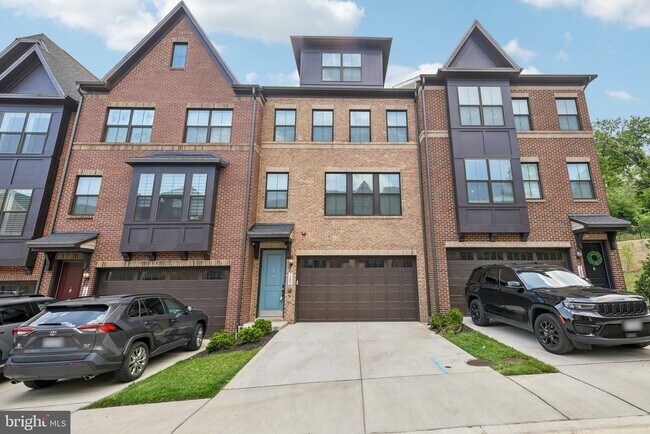 Building Photo - 7202 Mountaineer Dr