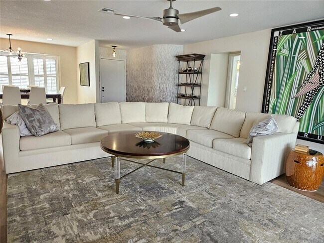 Building Photo - 917 S Gondola Dr