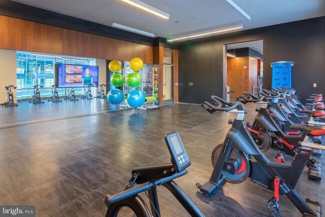 Building Photo - 1800 N Lynn St