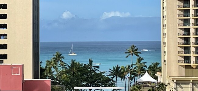 Building Photo - 2440 Kuhio Ave