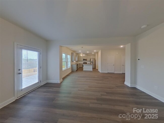 Building Photo - 176 Queenshall Rd