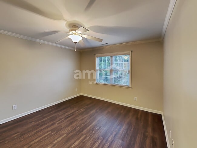 Building Photo - 4001 Belle Meade Cir