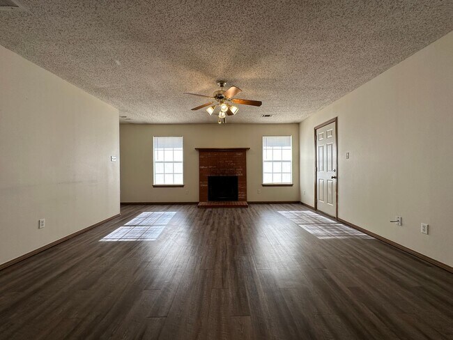 Building Photo - 1060 Farley Cir