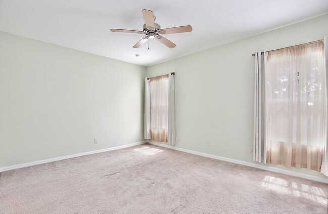 Building Photo - Beautiful 3/2.5 Spacious Townhome with a P...