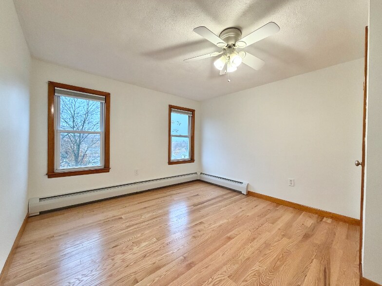 Building Photo - 26-28-28 Howard St