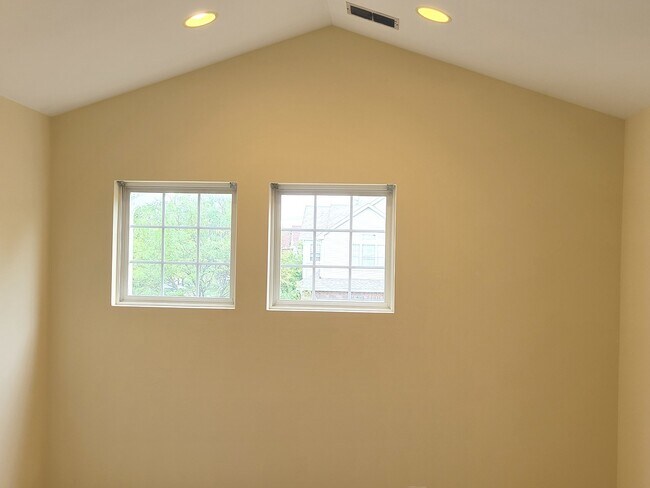 Building Photo - 3073 Kentshire Cir