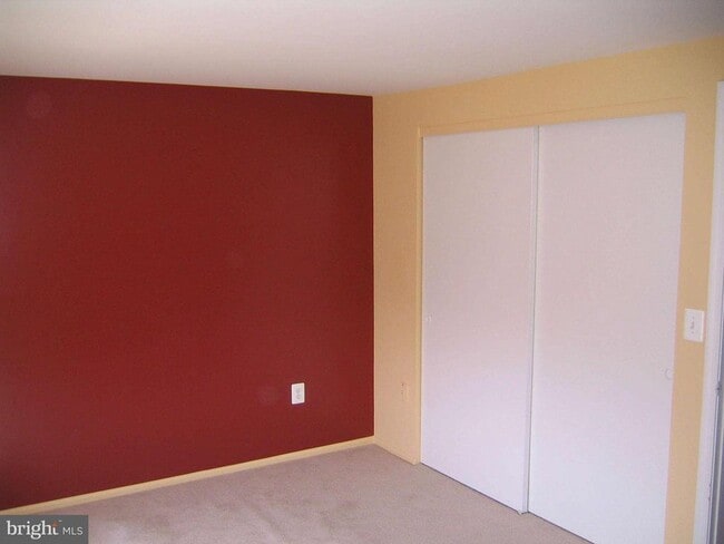 Building Photo - 8444 Georgian Ct