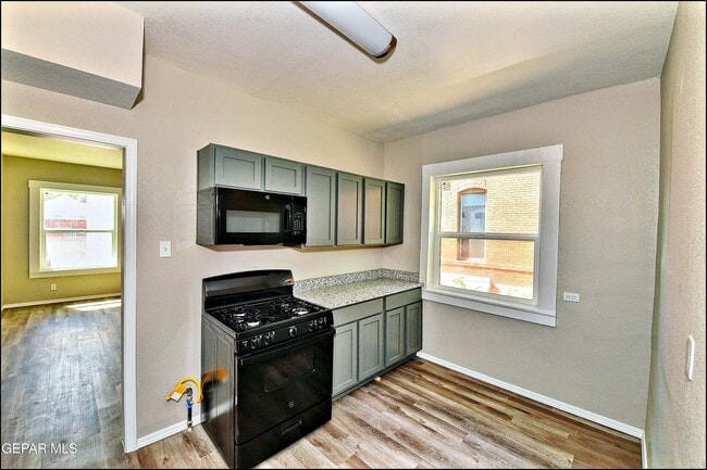 Building Photo - 615 Arizona Ave