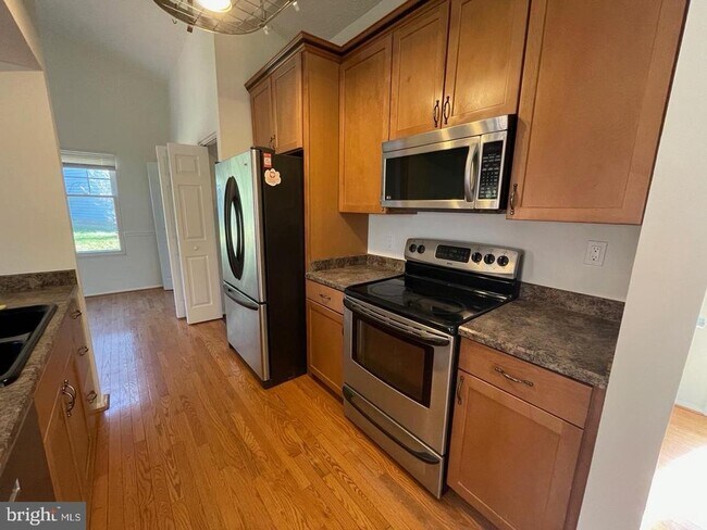 Building Photo - 10293 Woodmont Ct