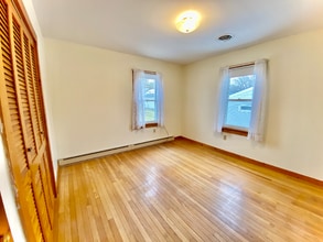 Building Photo - 44 S Glenbrook Ave