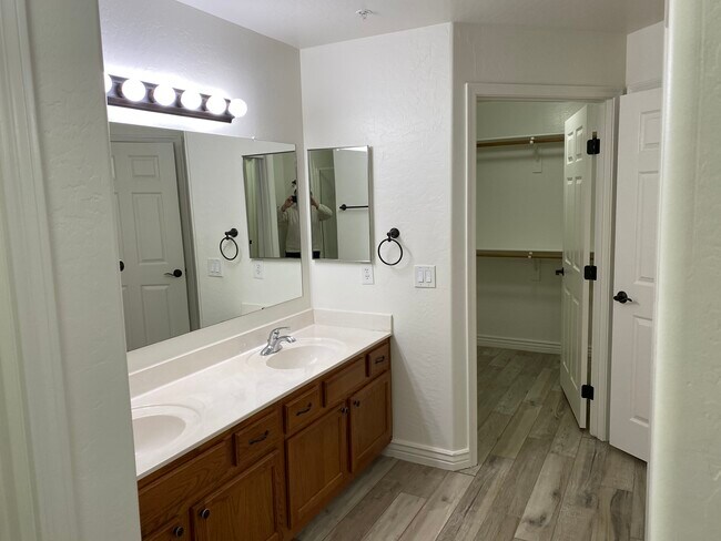 Master bath - 16801 N 94th St