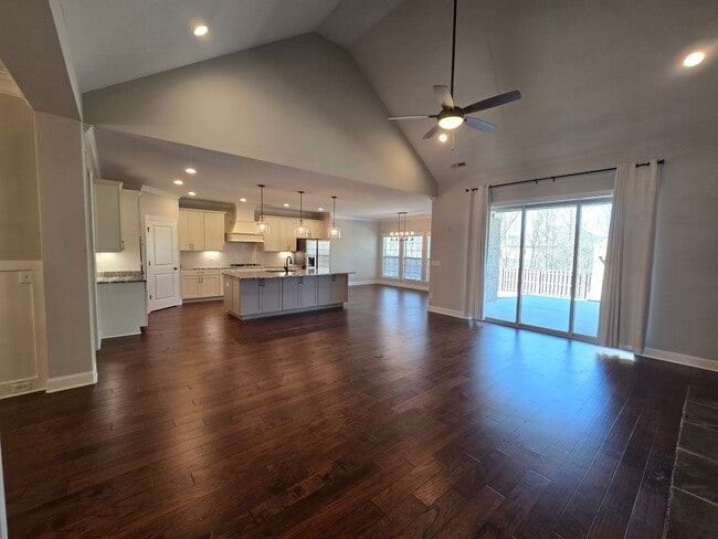 Building Photo - Gorgeous 3 Bedroom, 3 Bath Home Built in 2021- Madison, Alabama