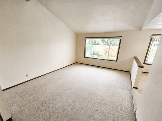Building Photo - 3642 Meadow Park Loop NE