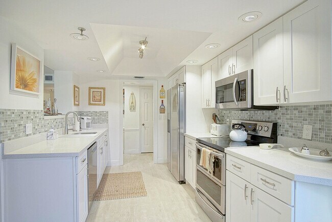 Building Photo - 2400 S Ocean Dr