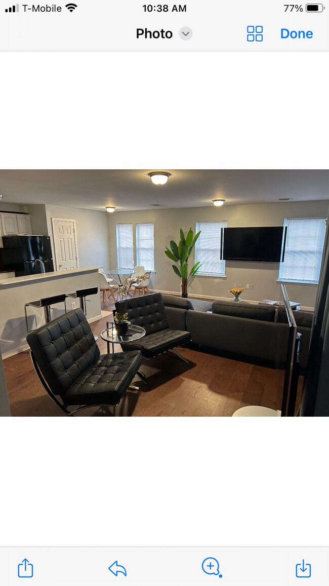 Building Photo - 245 Leslie St