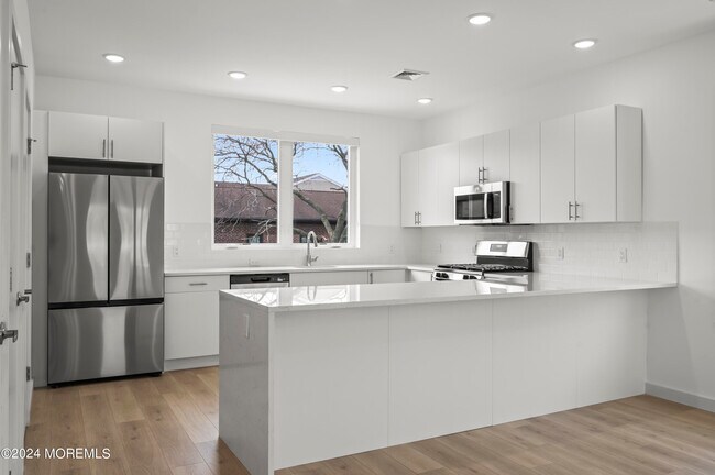 Building Photo - 910 Cookman Ave