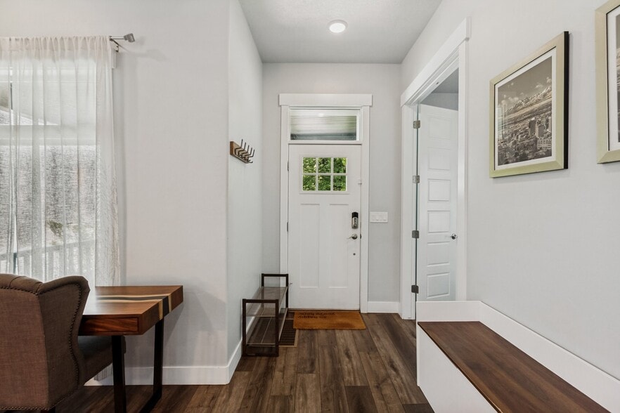 Building Photo - 814 S 800 E