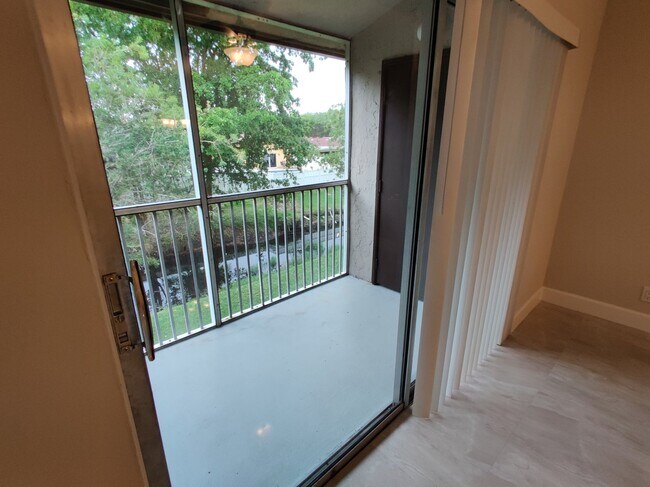 Building Photo - 8750 Royal Palm Blvd