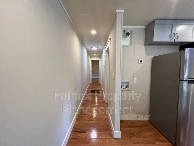Building Photo - 1210 Gearwood Ave