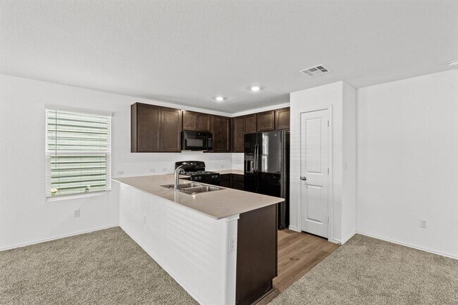 Building Photo - 889 Powell