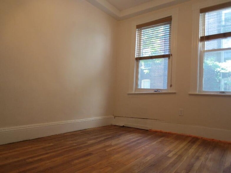 Building Photo - 54 Saint Germain St