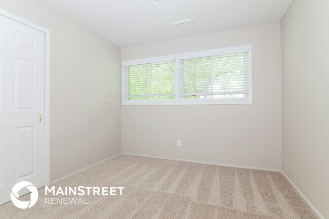 Building Photo - 3150 Durwood Dr