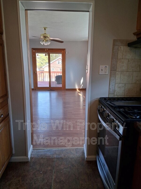 Building Photo - 313 Carthage Ave