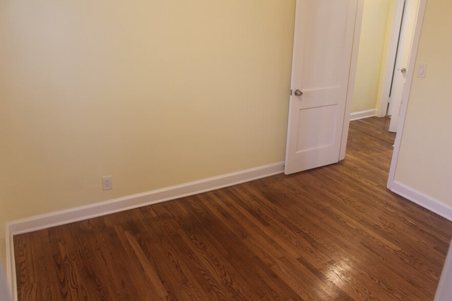 Building Photo - 2332 Albright Dr