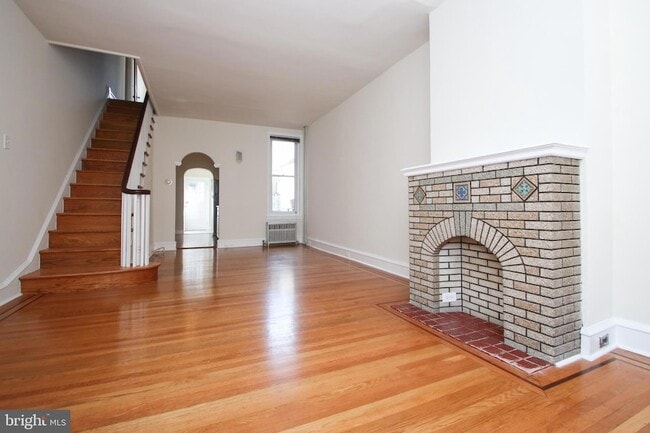 Building Photo - 832 Mercer St