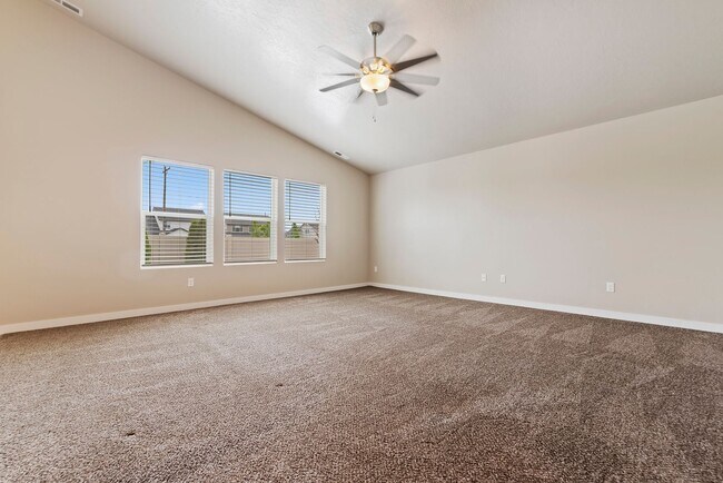 Building Photo - Available Now! 4b/2b Meridian Home