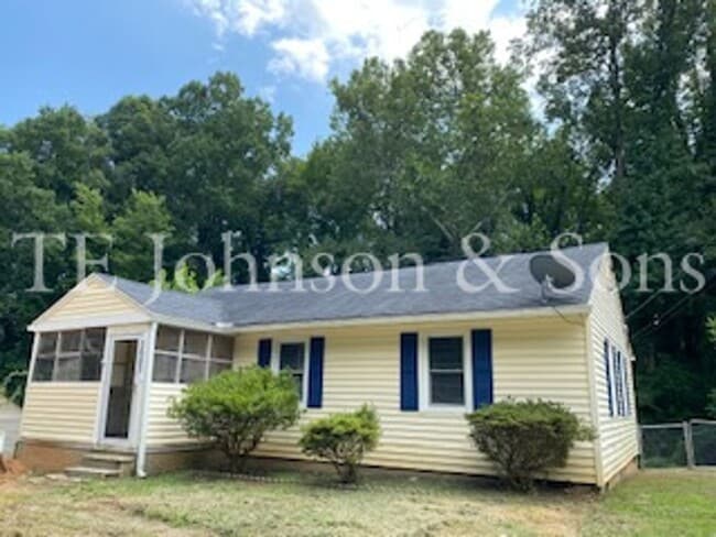 Building Photo - A Great Home Is Waiting For You!