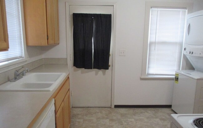 Building Photo - Cute 2 Bed 1 Bath Cottage like Home in Buckley