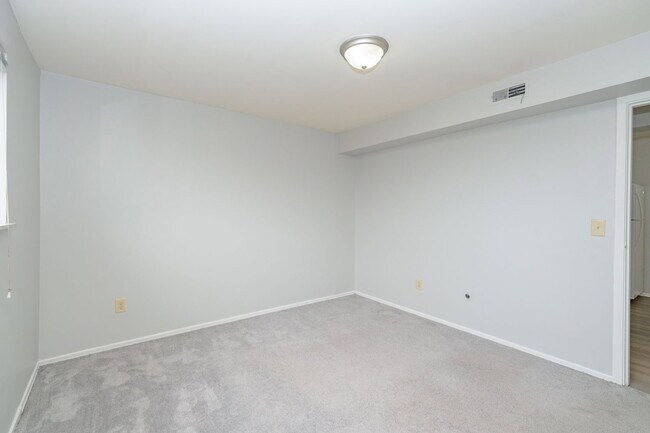 Building Photo - 2971 Deckebach Ave