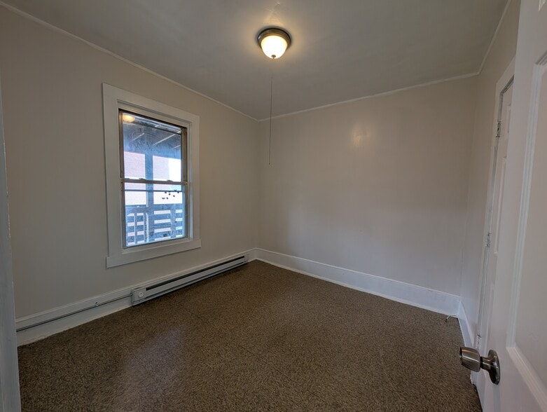 Building Photo - 224 Lyman St