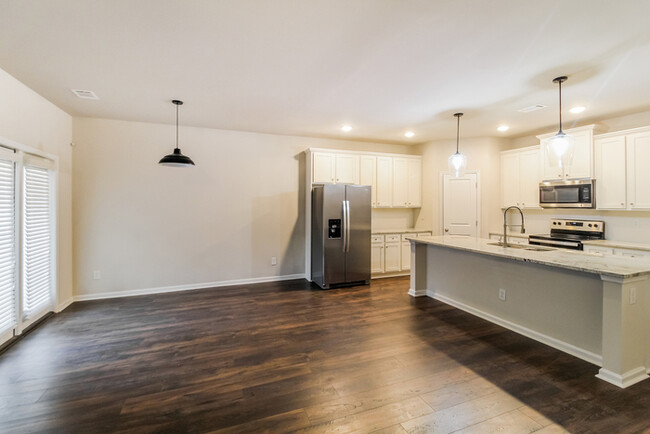 Building Photo - Beautiful 3 Bedroom at Emery Place