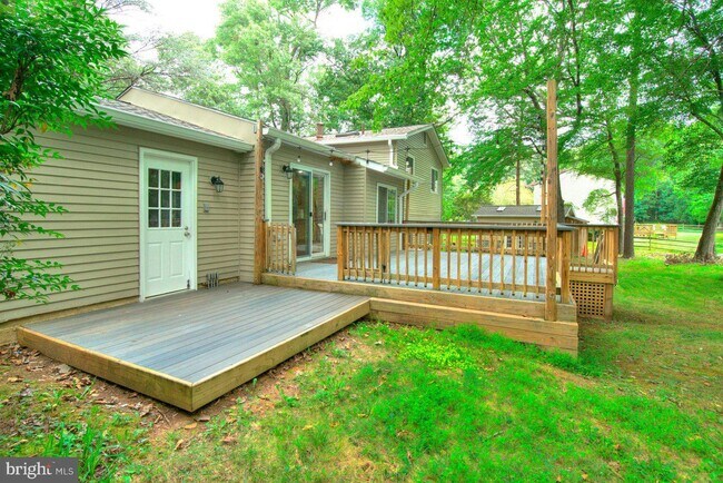 Building Photo - 2405 Earlsgate Ct