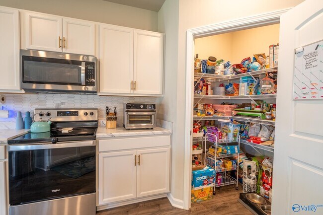 Building Photo - 117 Red Fox Wy