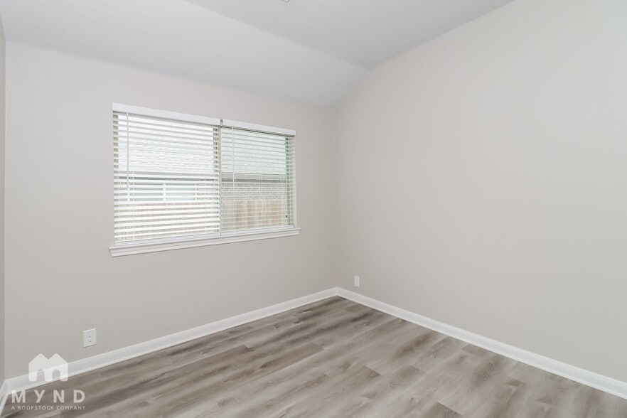 Building Photo - 12325 Treeline Dr