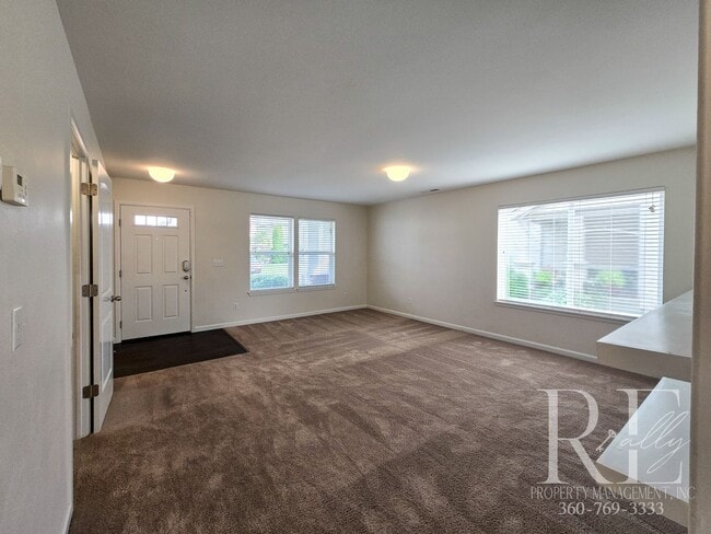 Building Photo - Spacious Port Orchard Home with Garage, Fu...