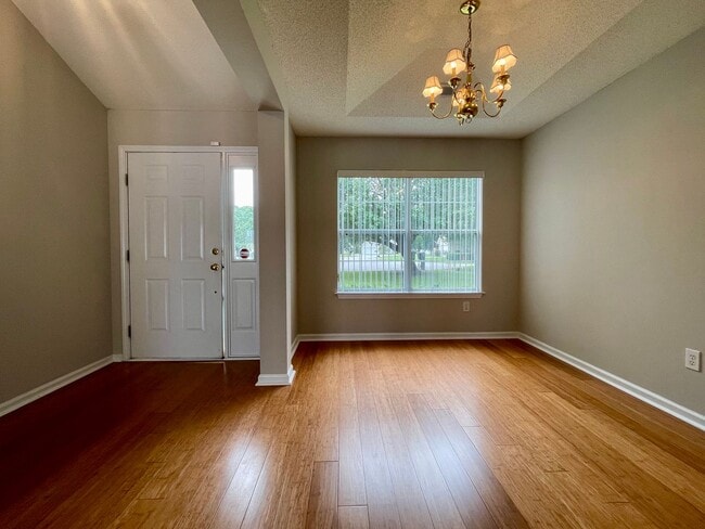 Building Photo - Fenced in Yard AND shed! ADORABLE 3 Bedroom Home with Garage - GREAT Conway location!