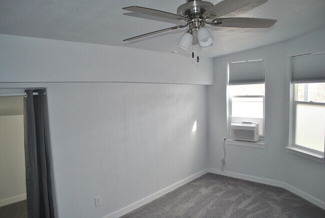 Building Photo - 202 1/2 Cedar