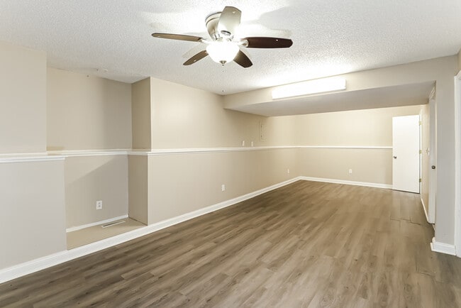 Building Photo - 8311 N Everton Ave