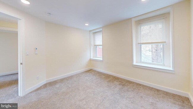 Building Photo - 824 Kintner Rd