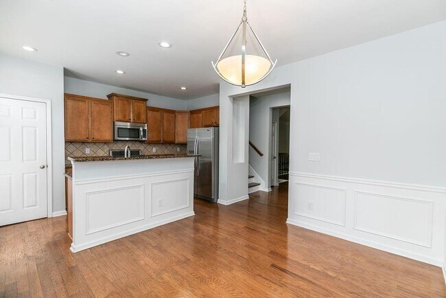 Building Photo - 827 Charles Bank Ave SE