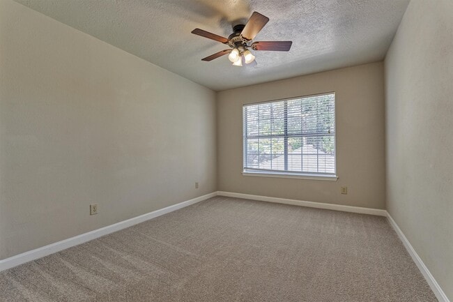 Building Photo - 15 W Stony End Pl